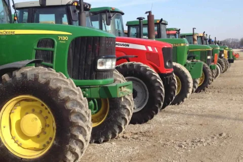 Tractors20for20sale20at20Cook20Auction-2000-f033f1283ab1498a93d3af41e663a4d4